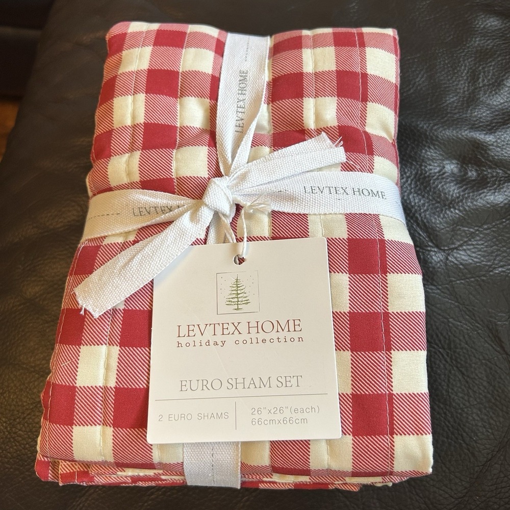 Levtex Home Holiday Collection 2 Euro Sham Set 26x26 Red White Checked Christmas
